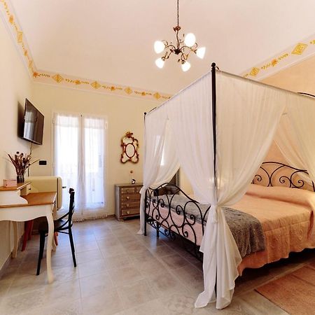 Come Nelle Favole The Classic B&B Toirano Bagian luar foto