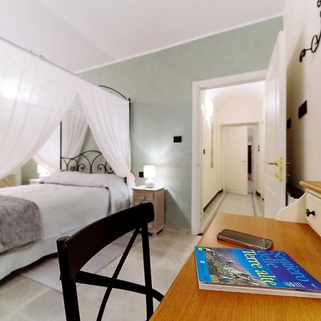 Come Nelle Favole The Classic B&B Toirano Bagian luar foto