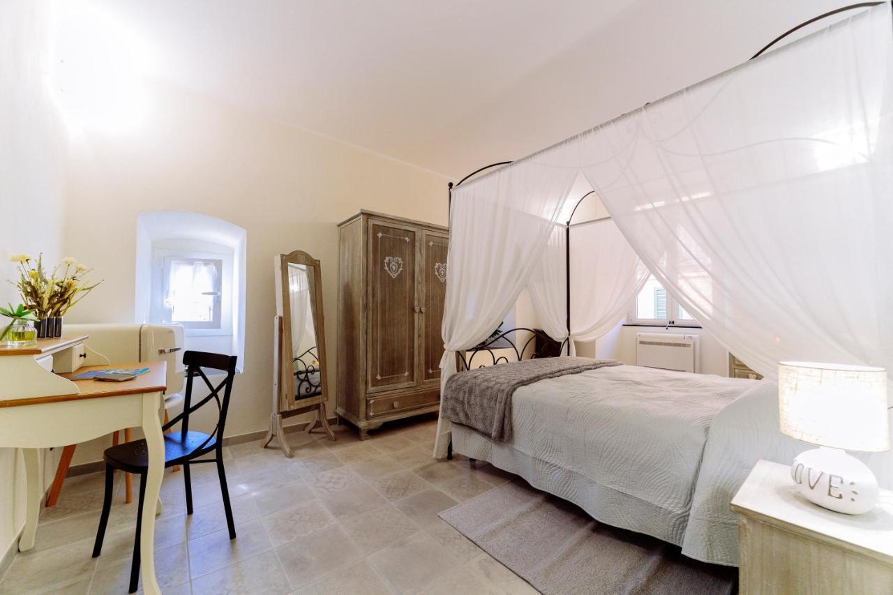 Come Nelle Favole The Classic B&B Toirano Bagian luar foto