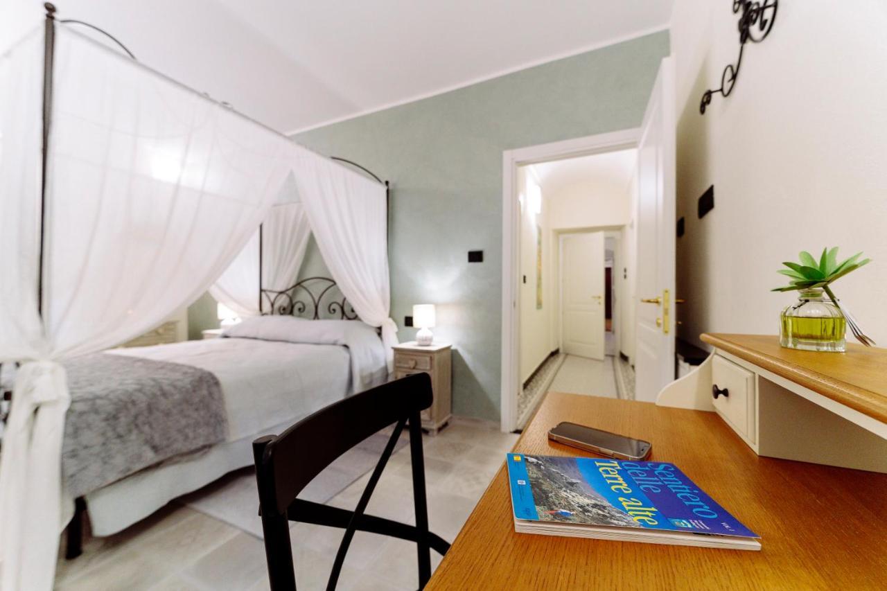 Come Nelle Favole The Classic B&B Toirano Bagian luar foto